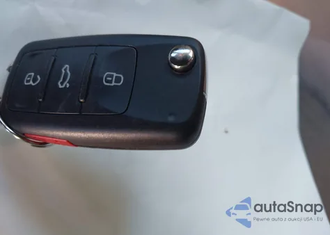 2013 Volkswagen Beetle 2.5L из США, поврежденный, VIN 3VWJX7AT4DM614082